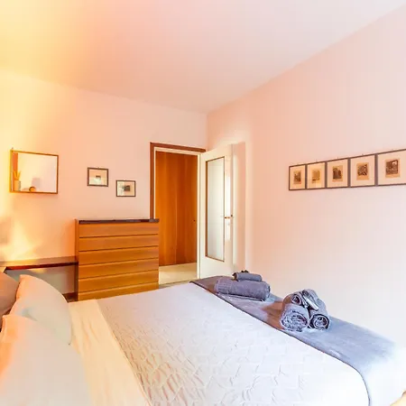 Color House- Lecco's Appartement