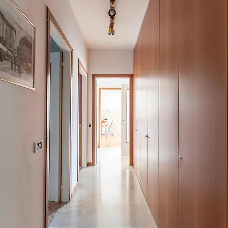 Appartement Color House- Lecco's *