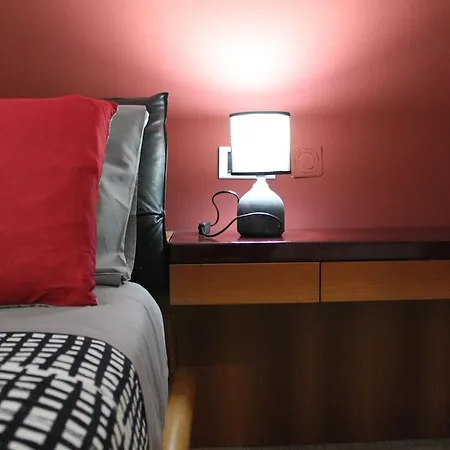 Color House- Lecco's アパート レッコ